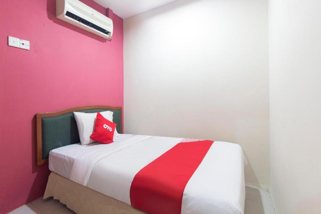 Oyo 44100 Hotel Casavilla Petaling Jaya Zewnętrze zdjęcie