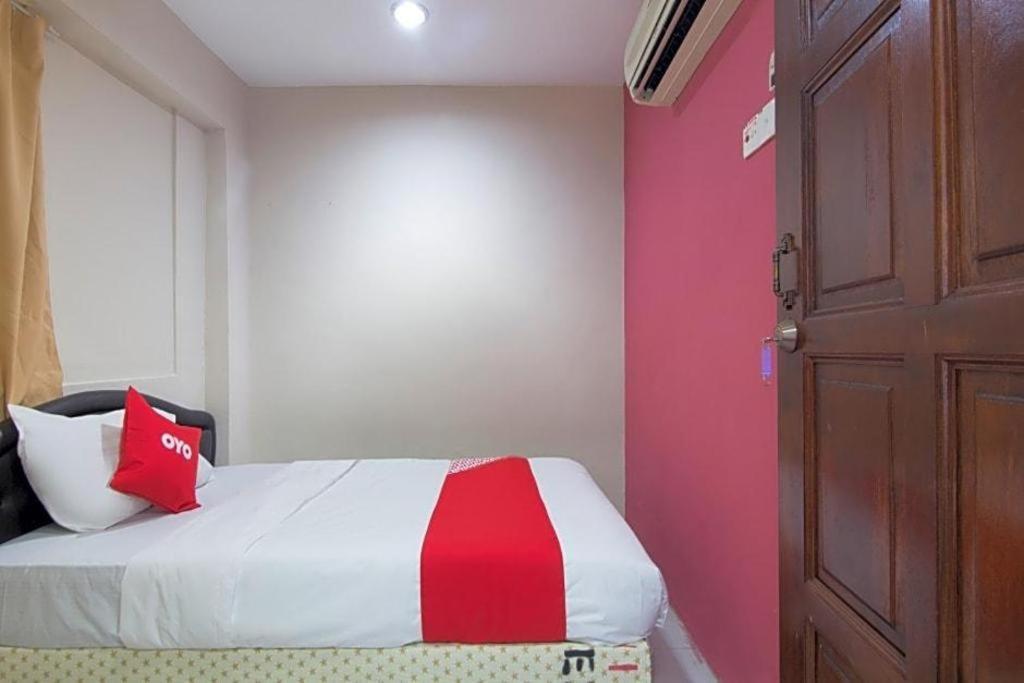 Oyo 44100 Hotel Casavilla Petaling Jaya Zewnętrze zdjęcie
